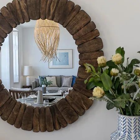 Relaxing And Authentic Terrace Duplex Near Alfama Apartman *