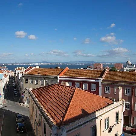 Relaxing And Authentic Terrace Duplex Near Alfama Διαμέρισμα *