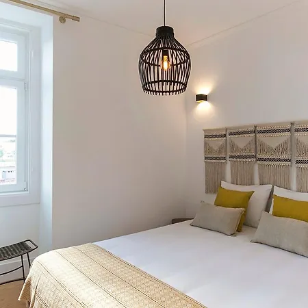 Relaxing And Authentic Terrace Duplex Near Alfama Διαμέρισμα *