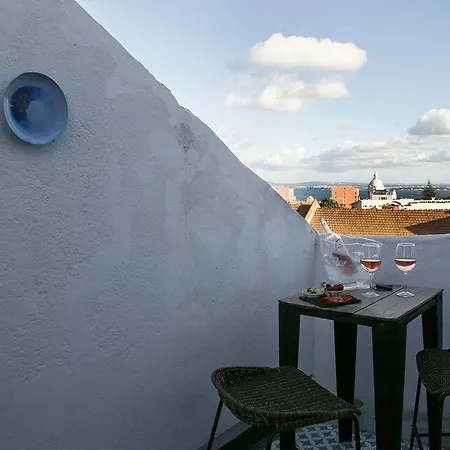 Relaxing And Authentic Terrace Duplex Near Alfama Apartment