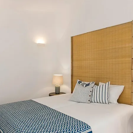 Relaxing And Authentic Terrace Duplex Near Alfama Διαμέρισμα *
