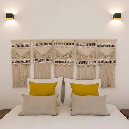 Relaxing And Authentic Terrace Duplex Near Alfama Lissabon